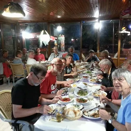 Ilhan Ξενοδοχείο 2*